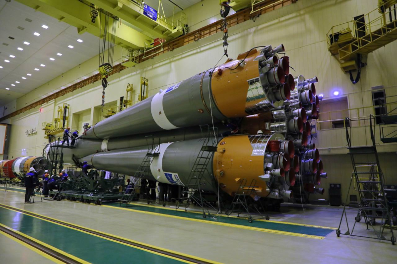 на космодроме Байконур собрали «пакет» ракеты «Союз 2.1а» для очередного запуска