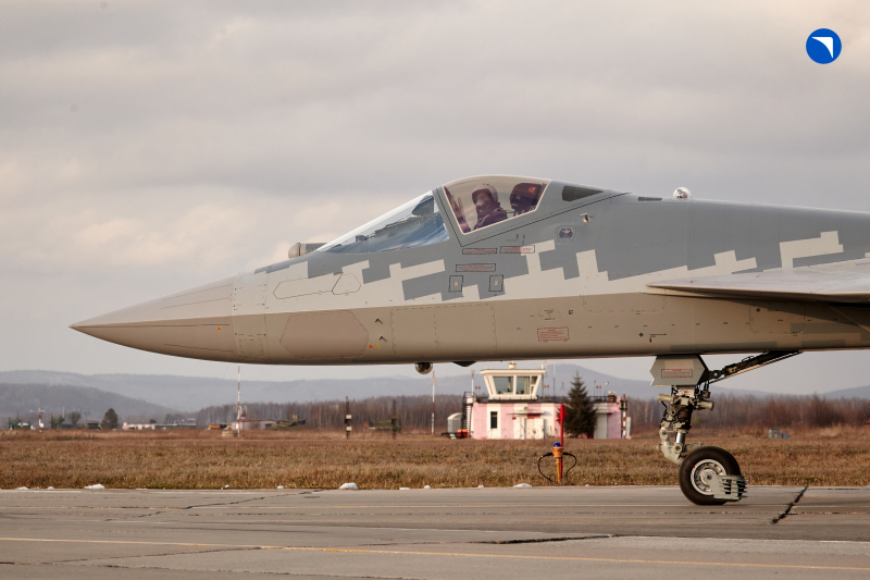 ОАК передала ВКС России очередную партию новых самолетов Су-57 и Су-35С