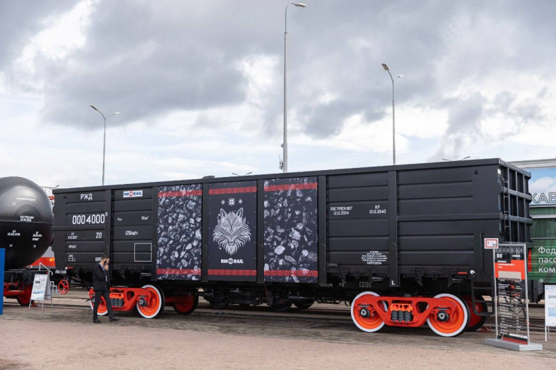 Блог о машиностроении и технике | Компания «РМ Рейл» представила на «PRO//Движение.Экспо» новейшие модели грузовых вагонов Компания «РМ Рейл» представила на «PRO//Движение.Экспо» новейшие модели грузовых вагонов