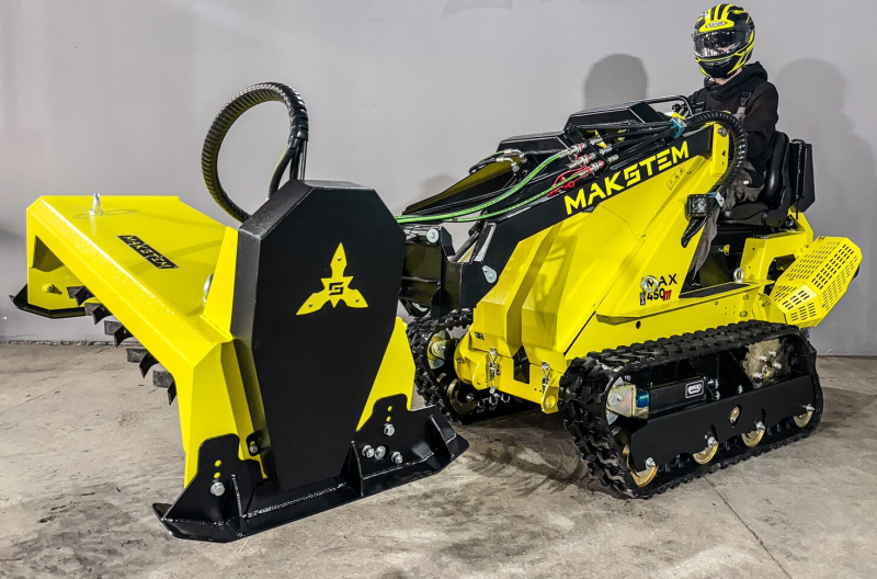 Блог о машиностроении и технике | На новосибирском «Технопроме» представили первый в России серийный электропогрузчик На новосибирском «Технопроме» представили первый в России серийный электропогрузчик