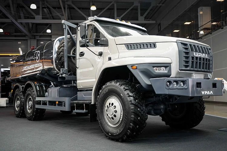 Блог о машиностроении и технике | Новое оборудование на автозаводе «Урал» сократит время очистки крупных литых заготовок в 40 раз Новое оборудование на автозаводе «Урал» сократит время очистки крупных литых заготовок в 40 раз