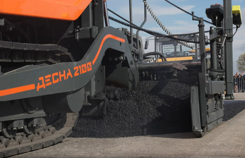 Блог о машиностроении и технике | «Высокоточные комплексы» впервые представили автономную технику для укладки асфальта «Высокоточные комплексы» впервые представили автономную технику для укладки асфальта