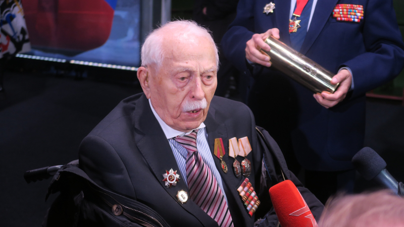 Блог о машиностроении и технике | Владимир Путин поучаствовал в закладке ледокола «Сталинград» в Петербурге Владимир Путин поучаствовал в закладке ледокола «Сталинград» в Петербурге