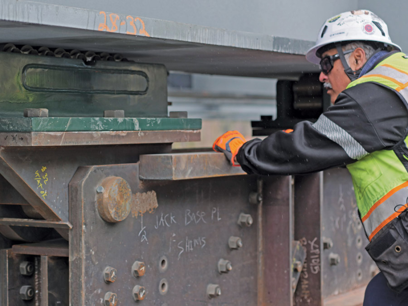 Блог о машиностроении и технике | Bridging the Gap at Alaska’s Juneau Creek 400-ton hydraulic rollers